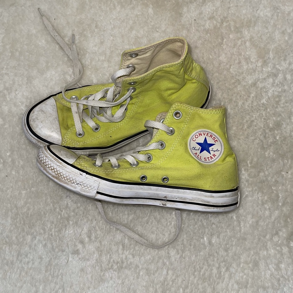 Converse High Tops in Lime - men’s 6, women’s 8